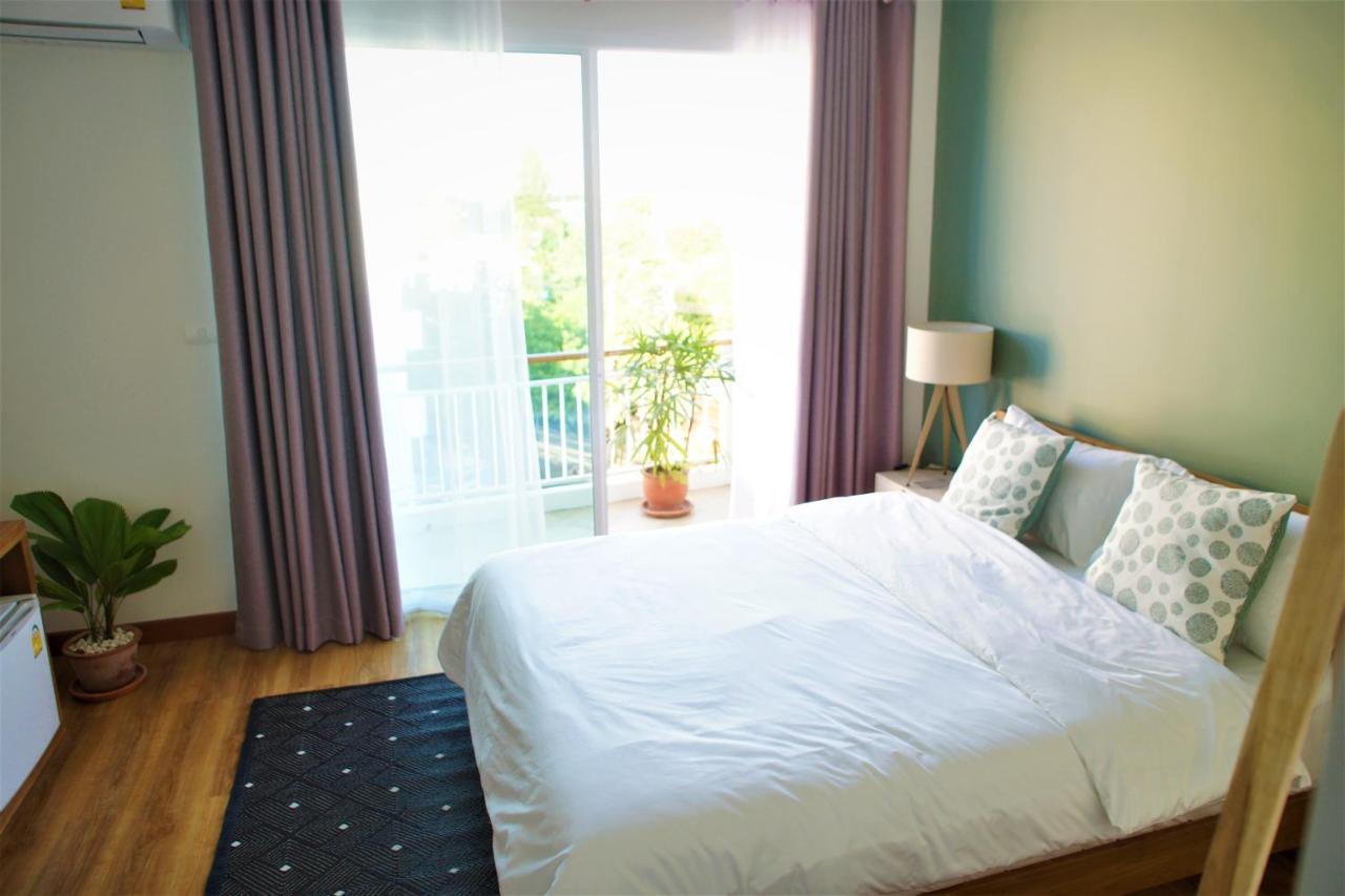Breadfruit Hostel Chiang Mai Buitenkant foto